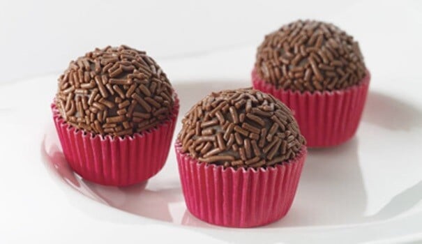 Brigadeiros enrolados. (Foto: Divulgação)