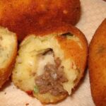 Bolinho de Mandioca recheado (Melhor Receita)