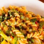 Macarrão integral com legumes