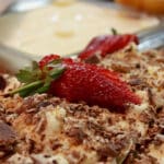 Torta de Bis e Morango: prática e saborosa