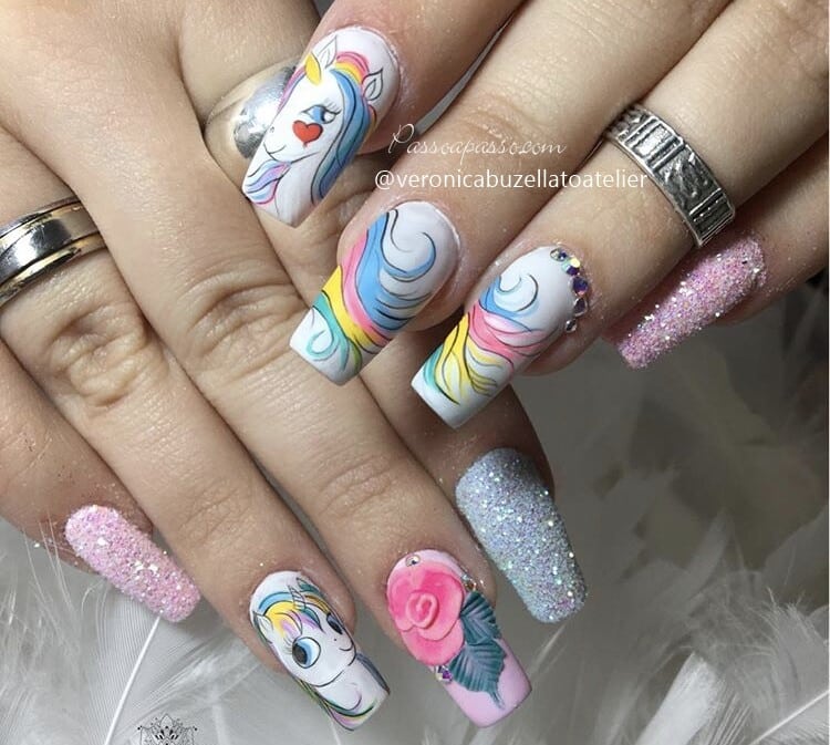 Unhas unicórnio
