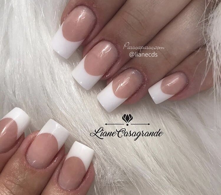 Unhas francesa reversa