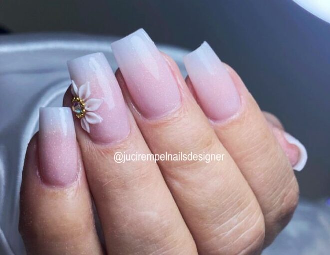 Unhas efeito ombré