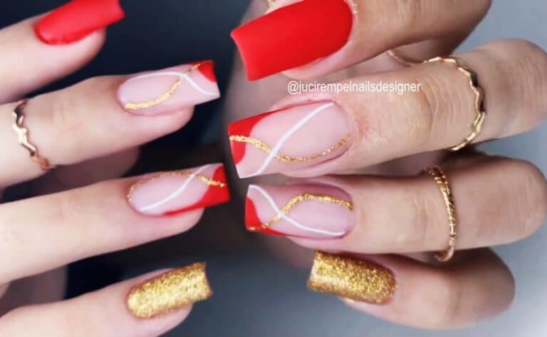 Unhas com desenhos geométricos