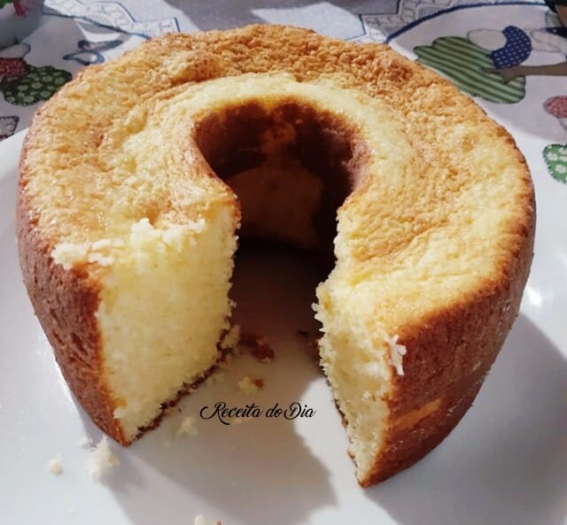 Receita de bolo de coco com leite condensado