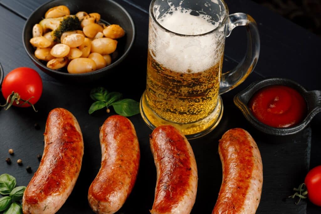 Receita de Linguiça caramelizada na cerveja